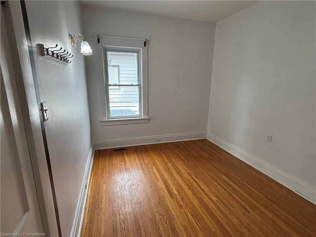 9 Grantham Avenue S Property Photo 10