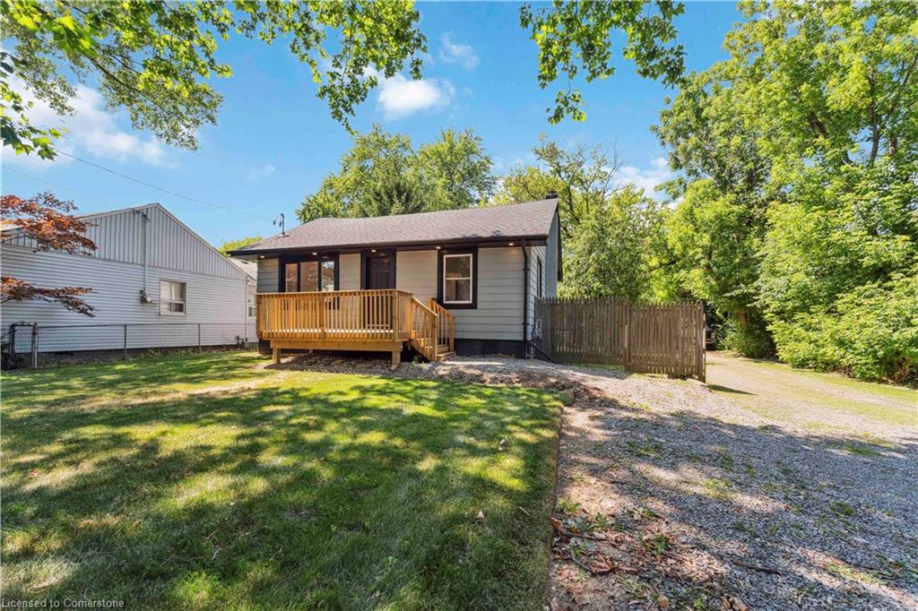 387 Weir Street N Property Photo 2