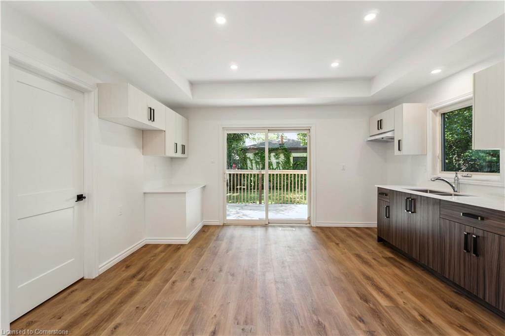 387 Weir Street N Property Photo 13