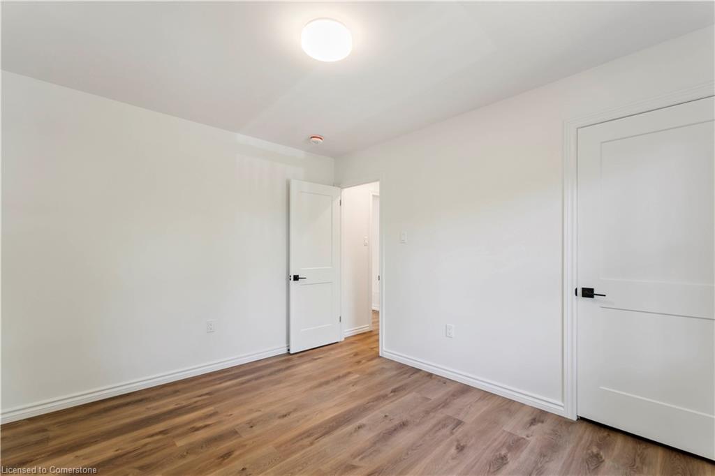 387 Weir Street N Property Photo 17