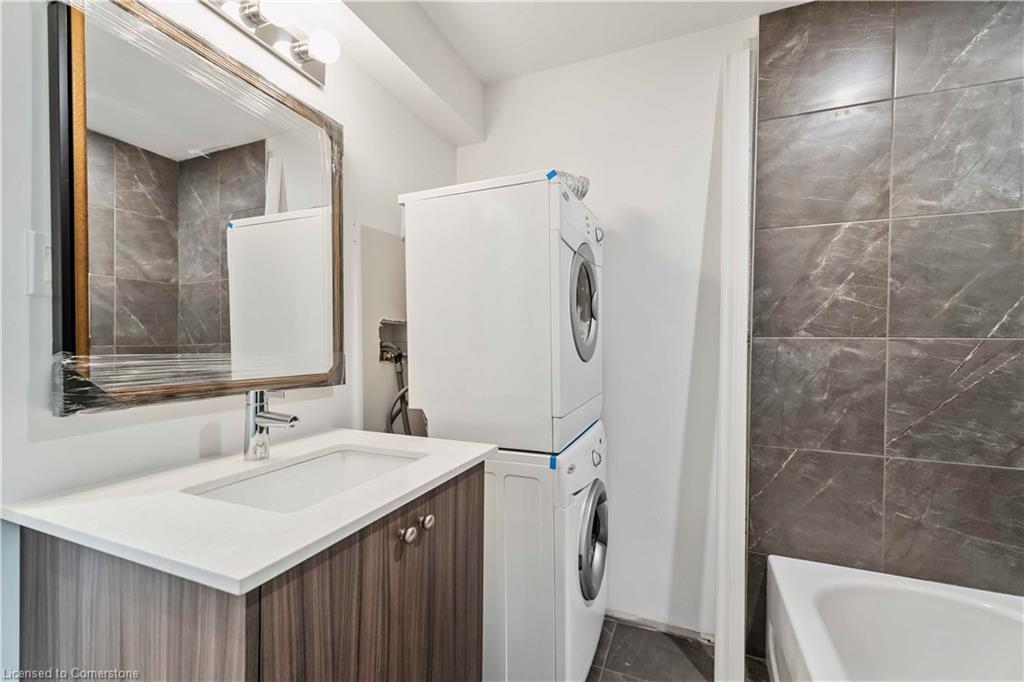 387 Weir Street N Property Photo 21