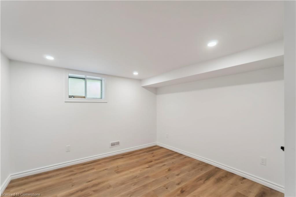 387 Weir Street N Property Photo 31