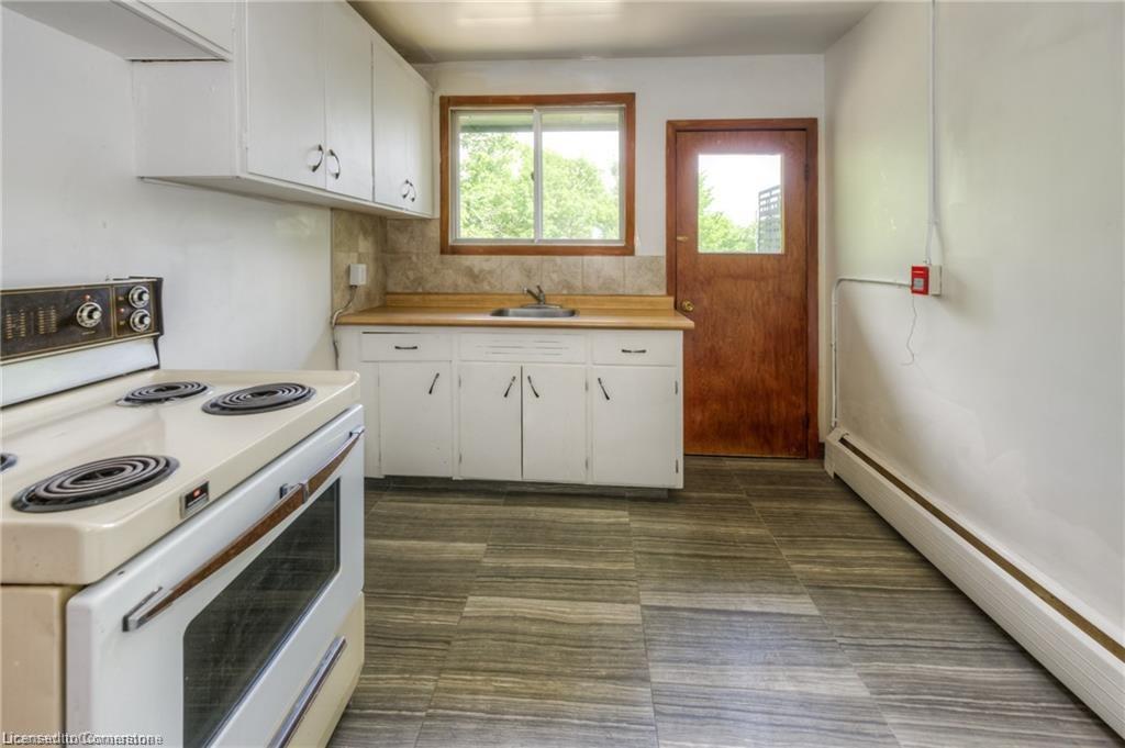 126 Clive Road Property Photo 12