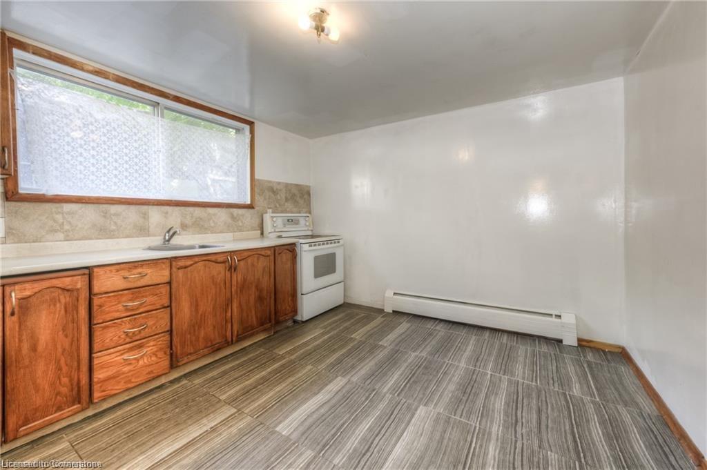 126 Clive Road Property Photo 16