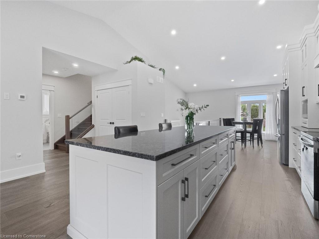 40 Topham Boulevard Property Photo 6