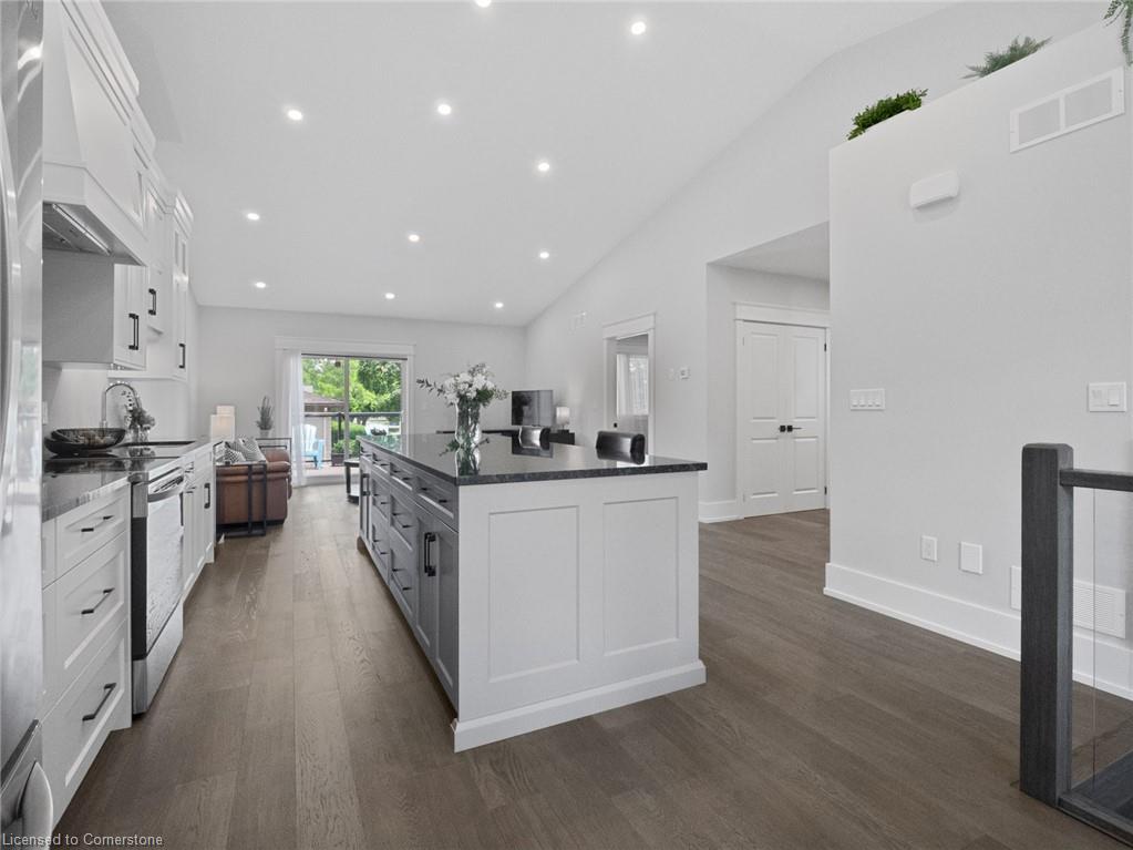 40 Topham Boulevard Property Photo 7