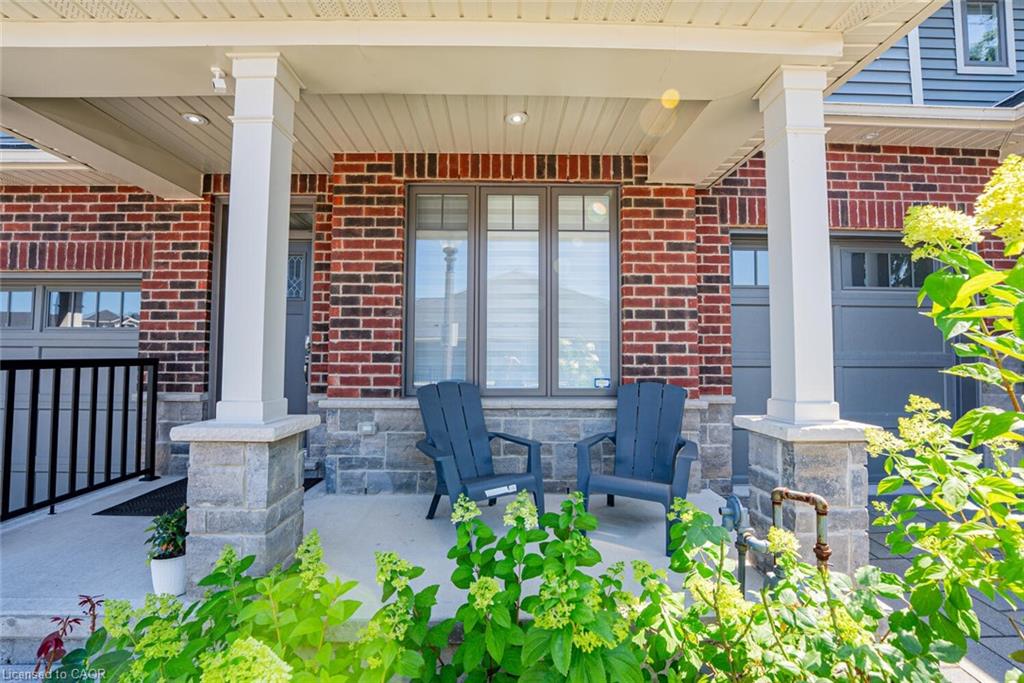 11-2848 King Street Property Photo 3