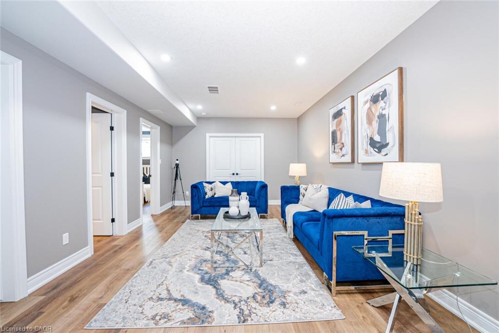 11-2848 King Street Property Photo 11