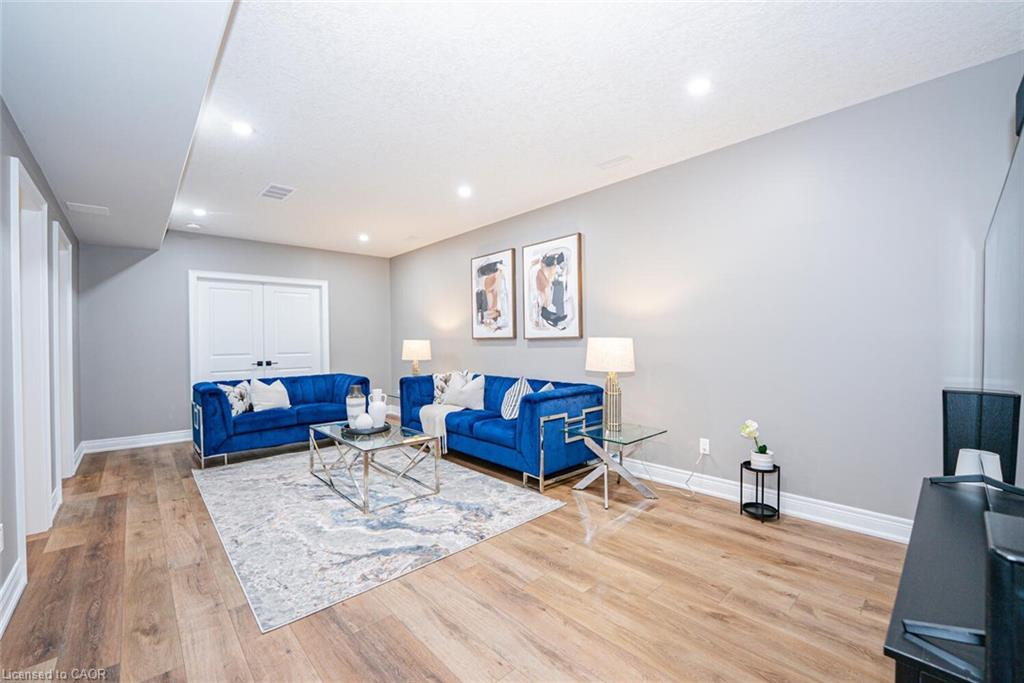 11-2848 King Street Property Photo 14