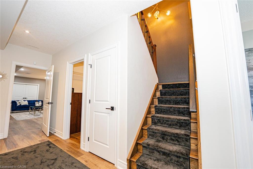 11-2848 King Street Property Photo 19