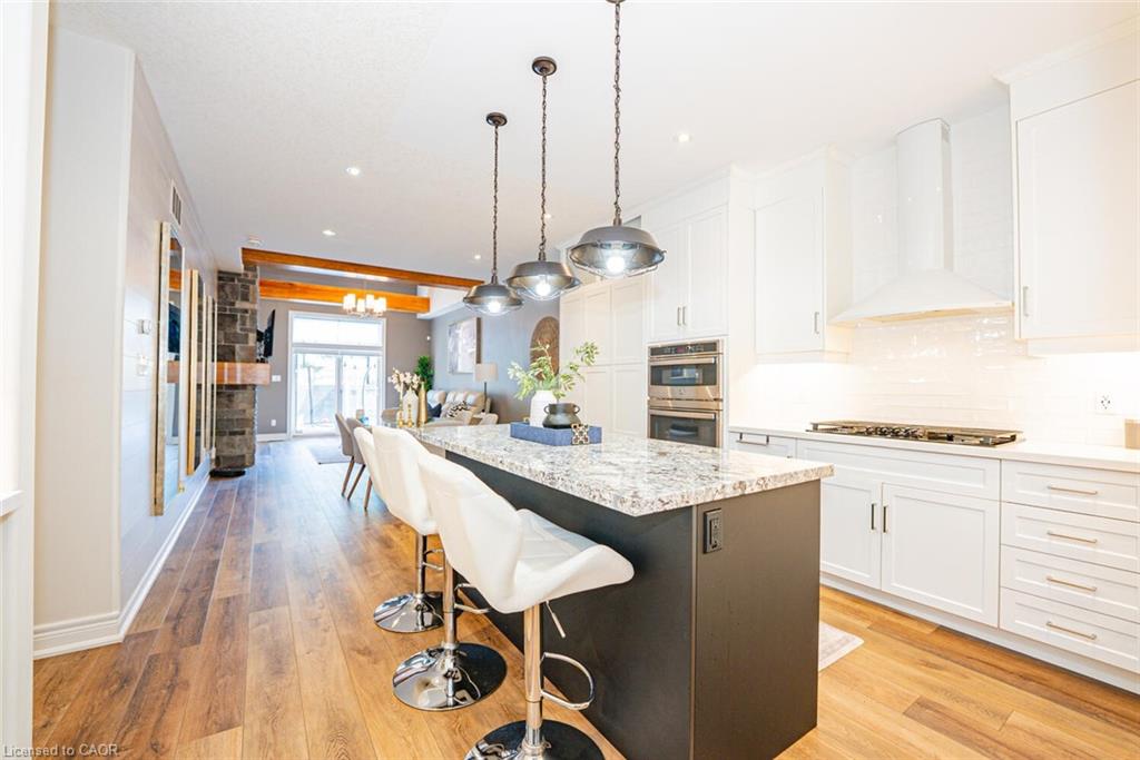 11-2848 King Street Property Photo 22