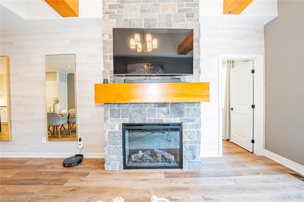 11-2848 King Street Property Photo 33