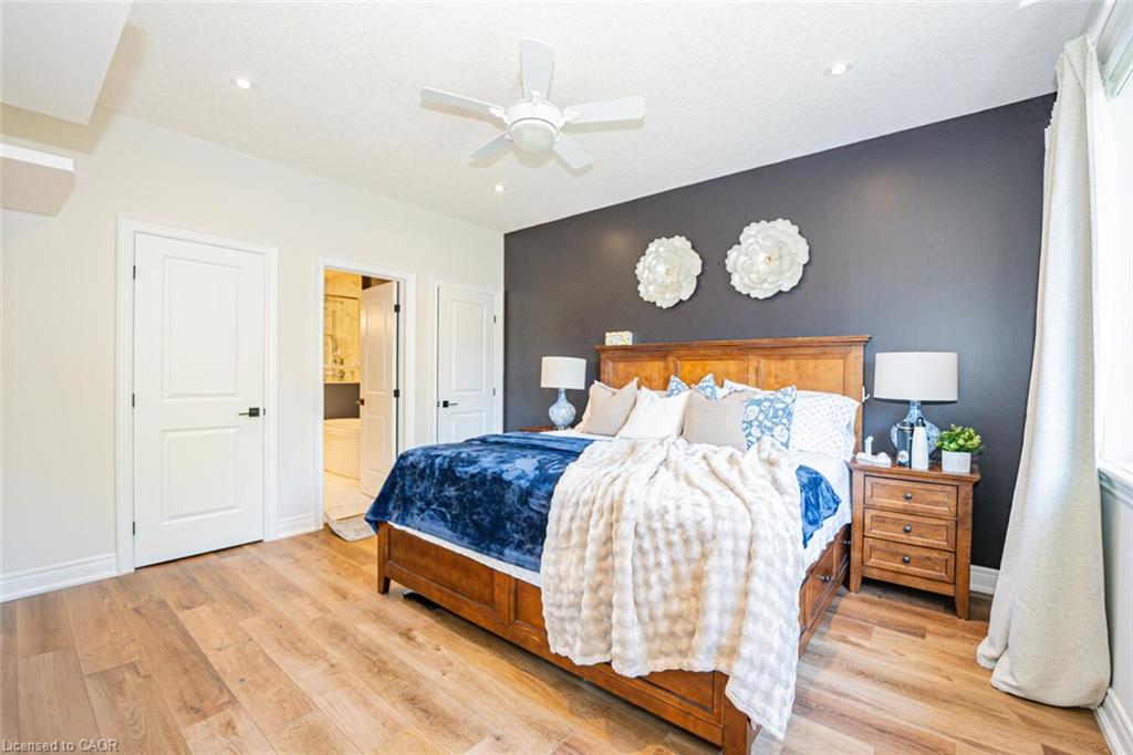 11-2848 King Street Property Photo 34