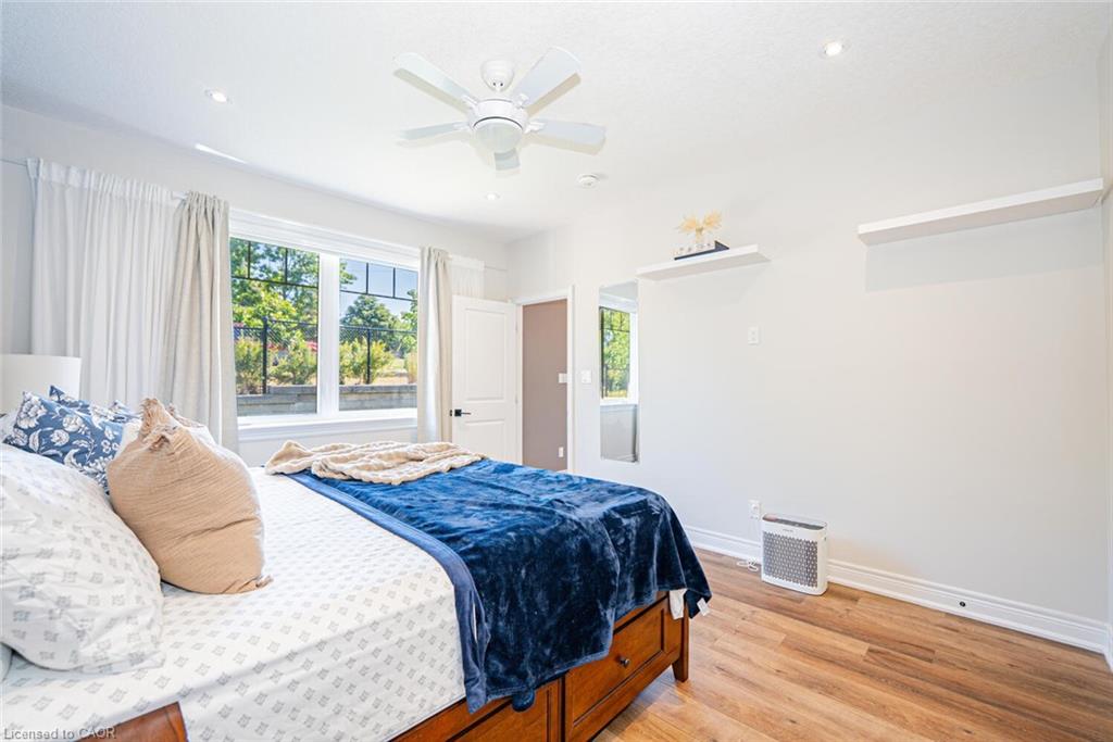 11-2848 King Street Property Photo 36