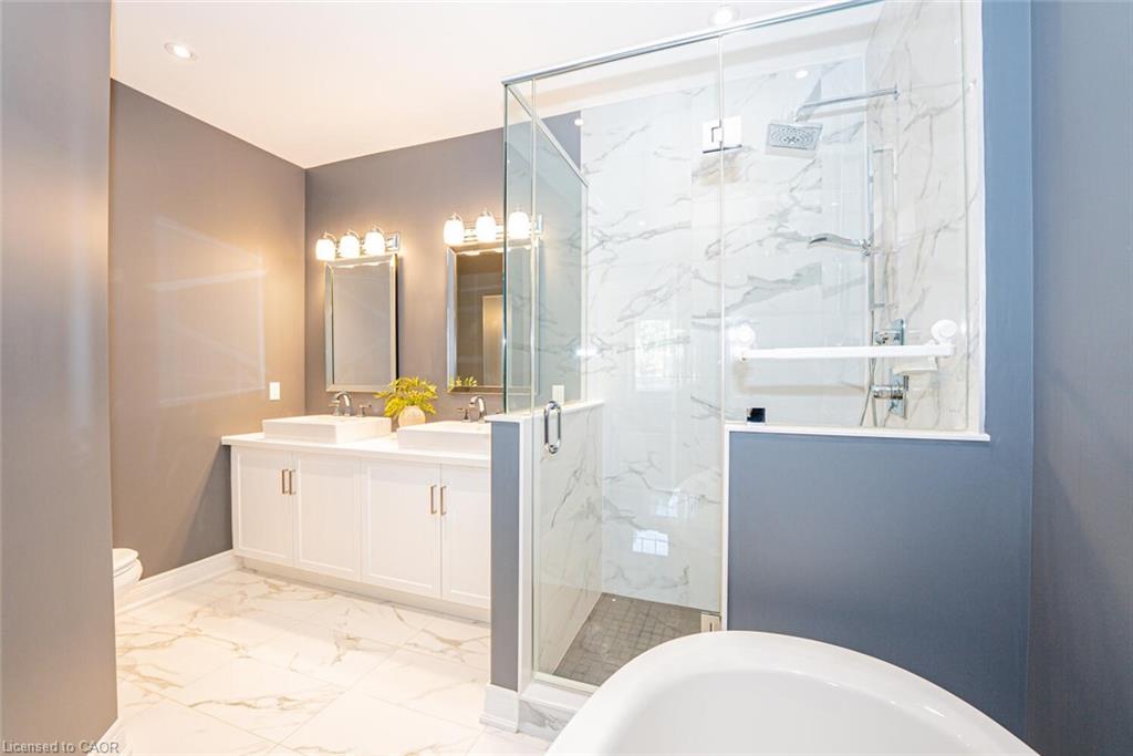 11-2848 King Street Property Photo 38