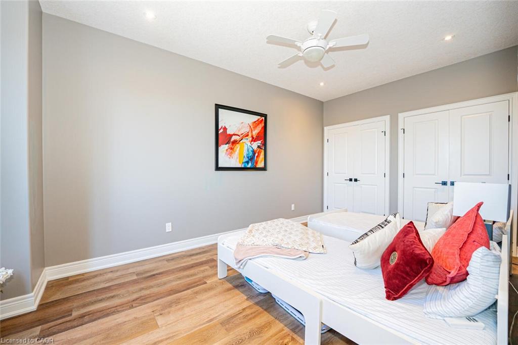 11-2848 King Street Property Photo 42