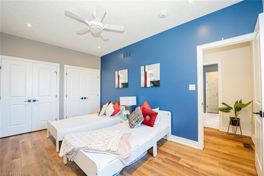 11-2848 King Street Property Photo 43