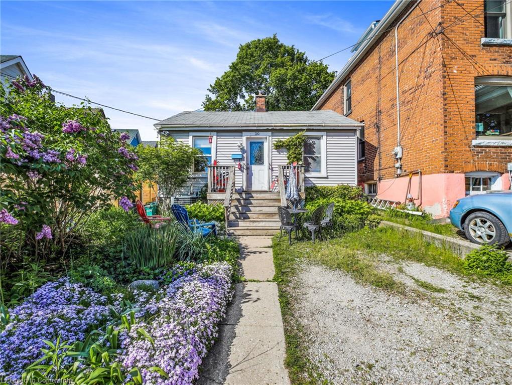 30 Lochearne Street Property Photo 1