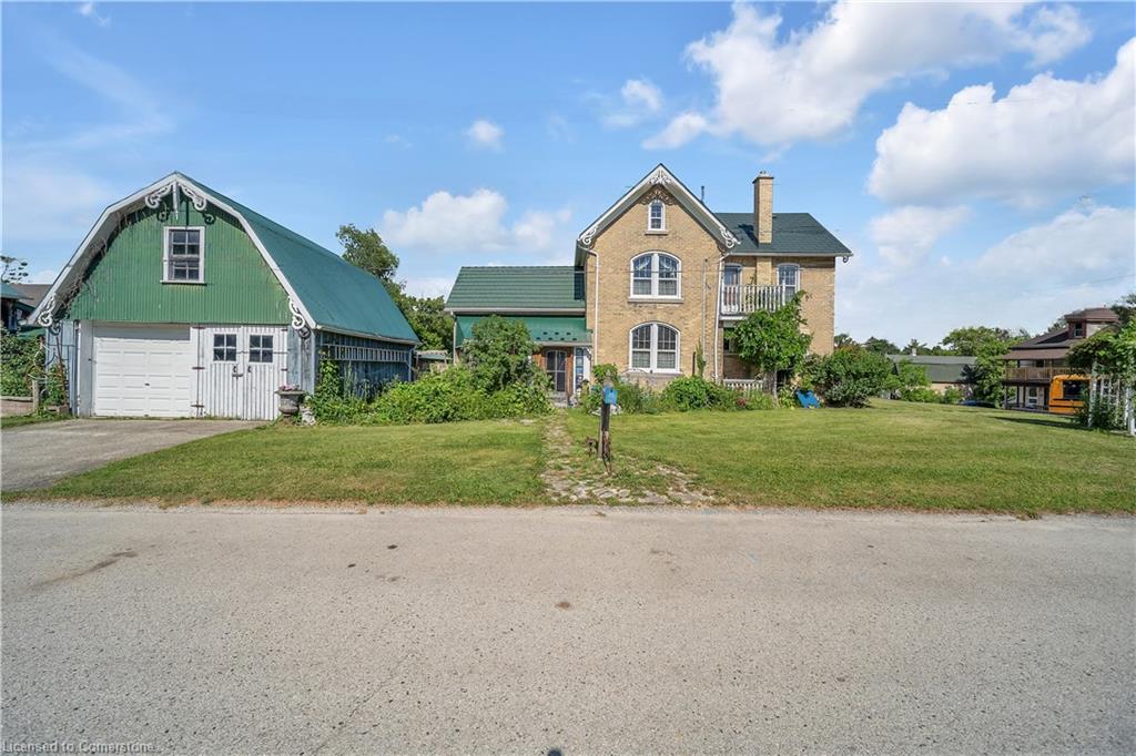 402 Lambton Street E Property Photo 2