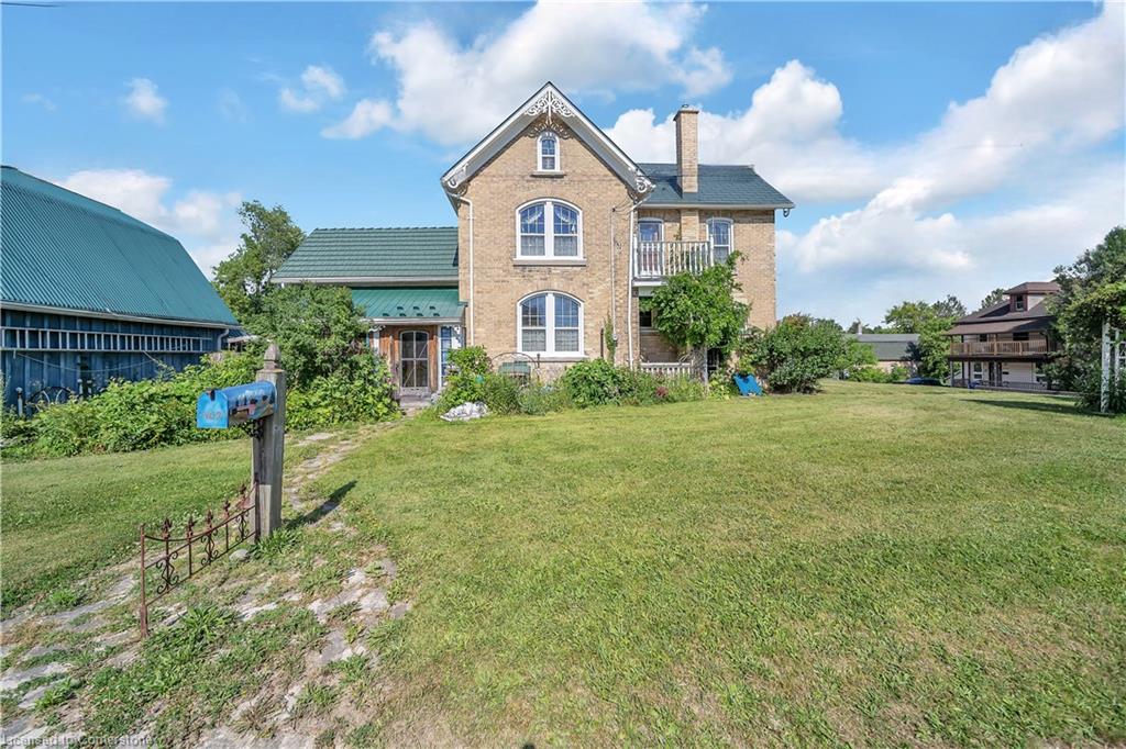 402 Lambton Street E Property Photo 3