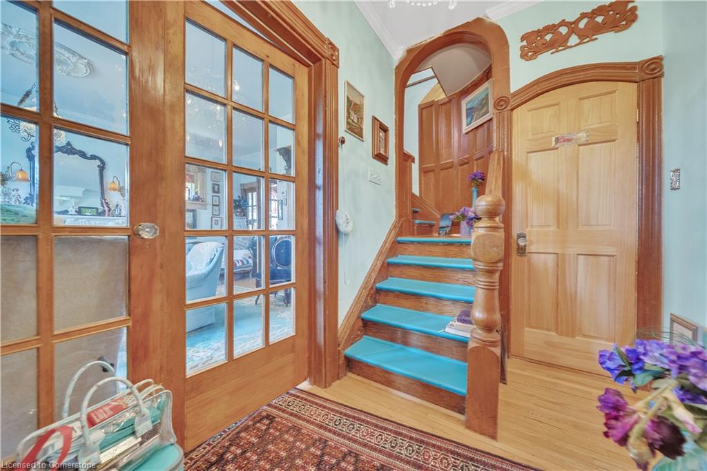 402 Lambton Street E Property Photo 7