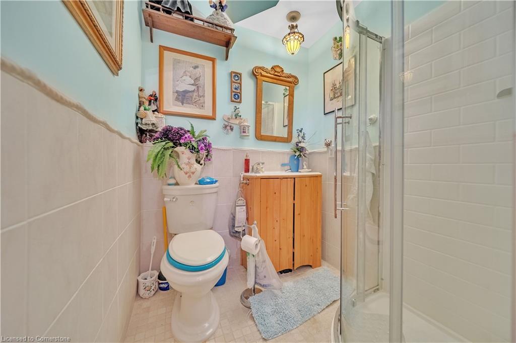 402 Lambton Street E Property Photo 8