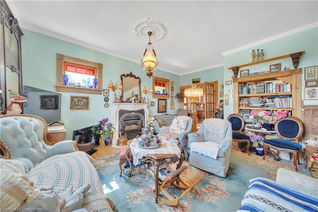 402 Lambton Street E Property Photo 10