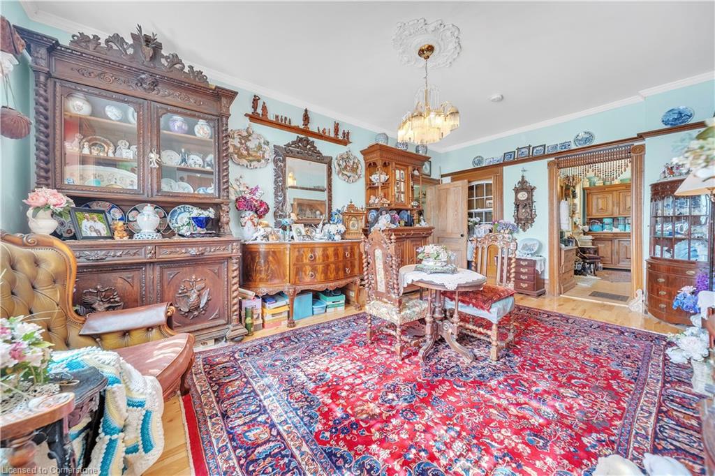 402 Lambton Street E Property Photo 14