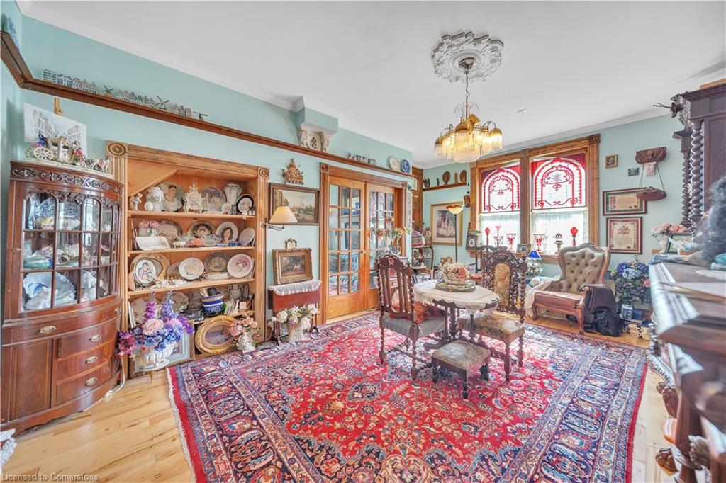 402 Lambton Street E Property Photo 15