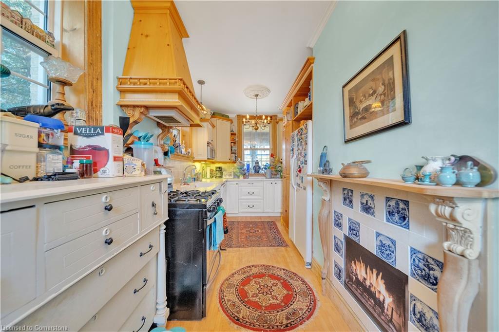 402 Lambton Street E Property Photo 17