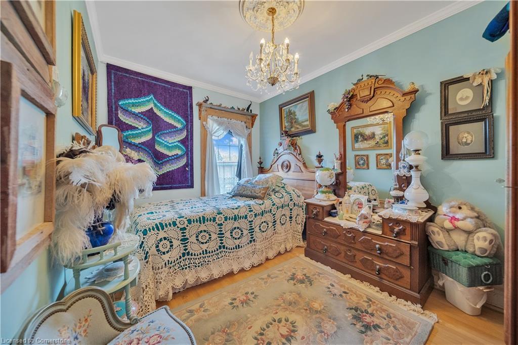 402 Lambton Street E Property Photo 24