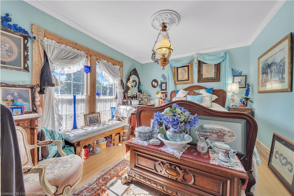 402 Lambton Street E Property Photo 25