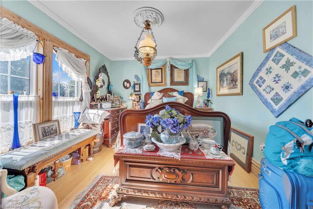 402 Lambton Street E Property Photo 26