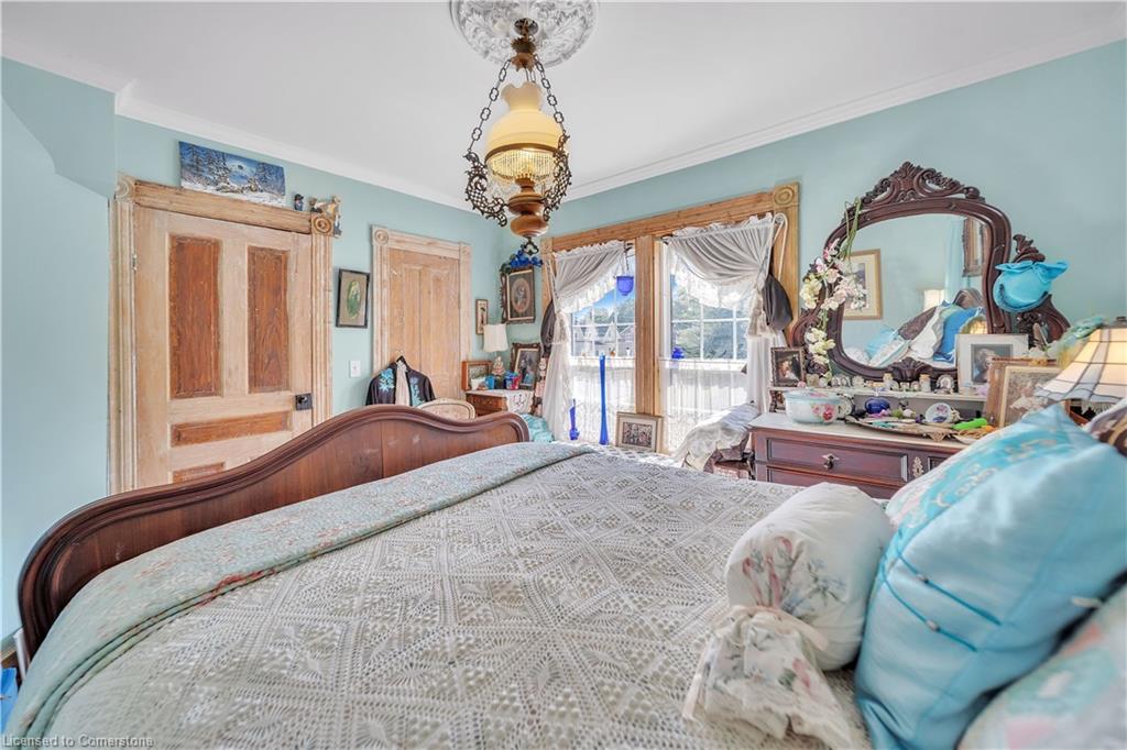 402 Lambton Street E Property Photo 28