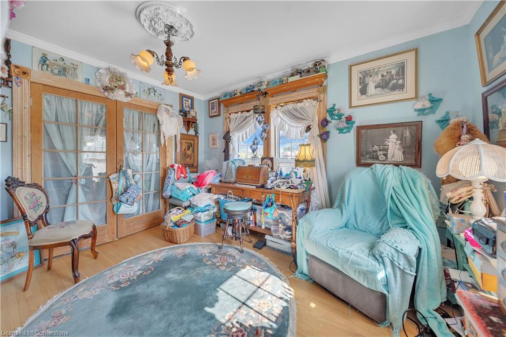 402 Lambton Street E Property Photo 29