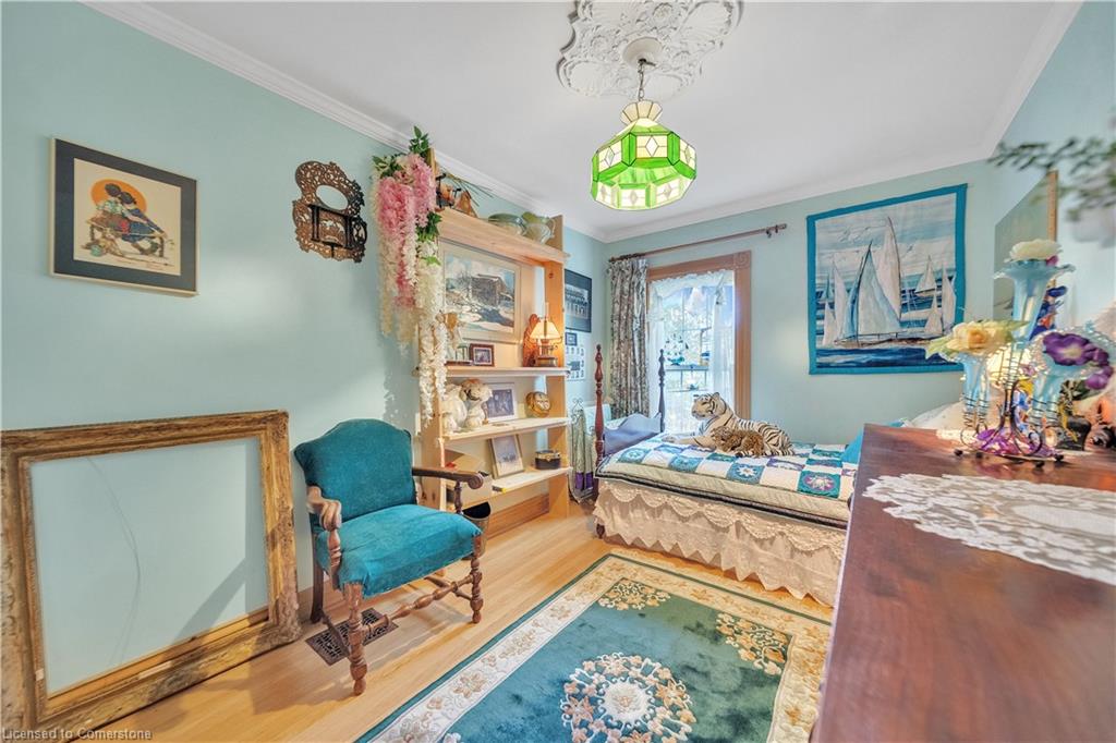 402 Lambton Street E Property Photo 31