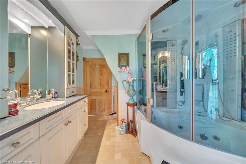 402 Lambton Street E Property Photo 34