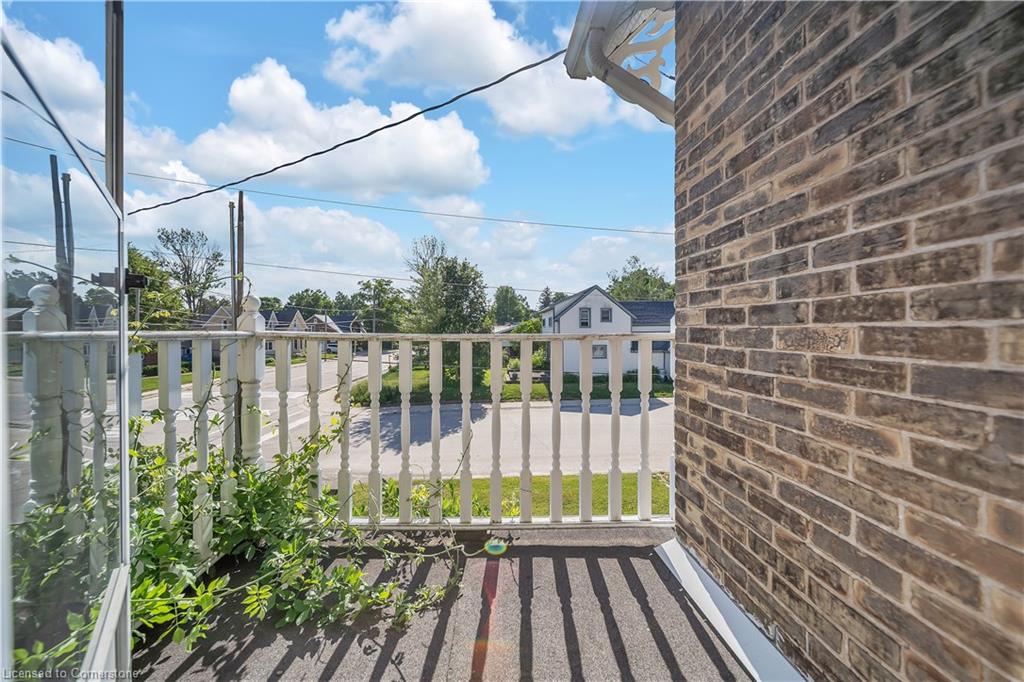 402 Lambton Street E Property Photo 36