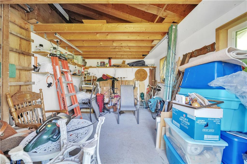 402 Lambton Street E Property Photo 44