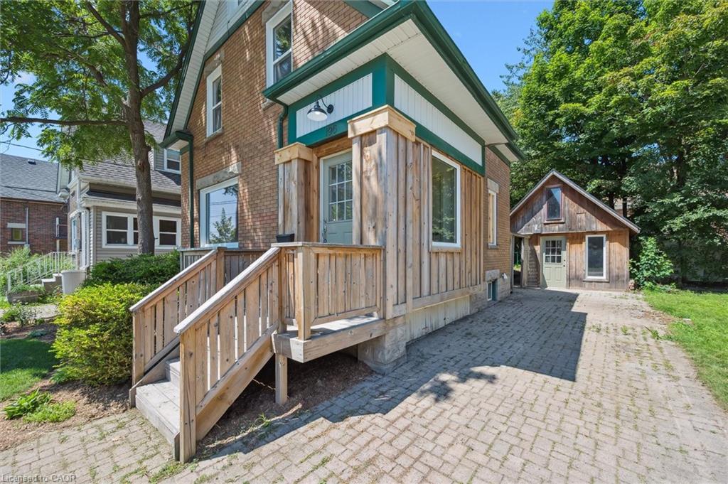 196 Kent Avenue Property Photo 3