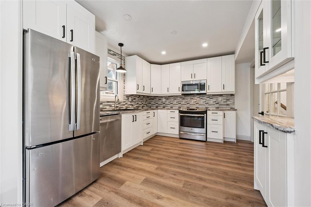 196 Kent Avenue Property Photo 14