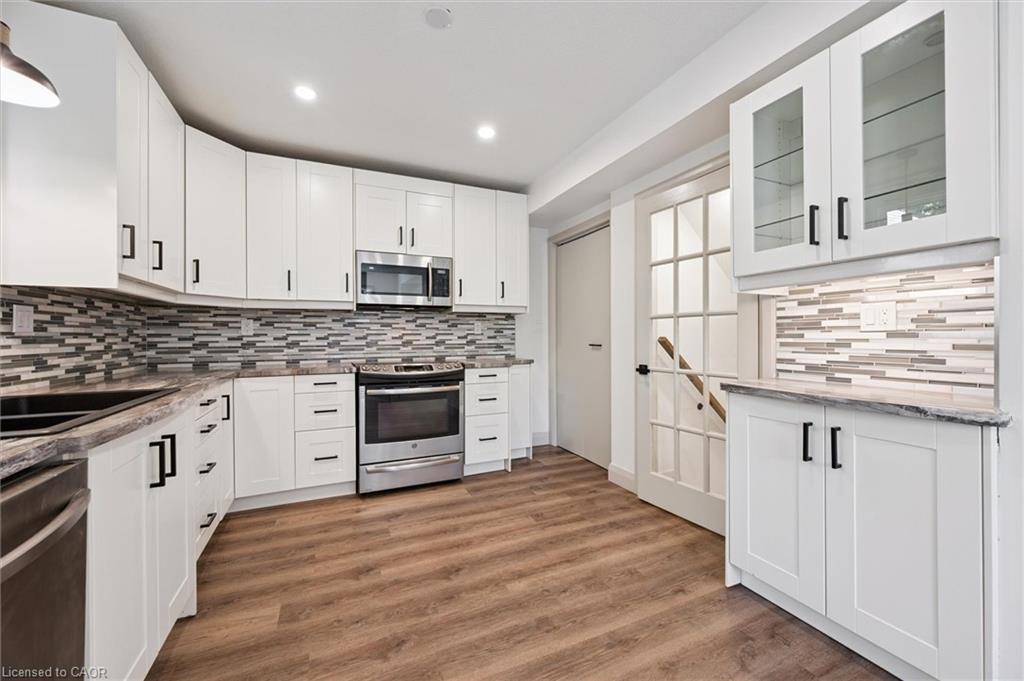 196 Kent Avenue Property Photo 15