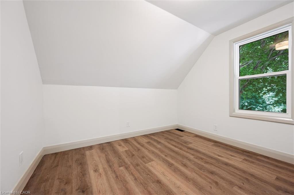 196 Kent Avenue Property Photo 20