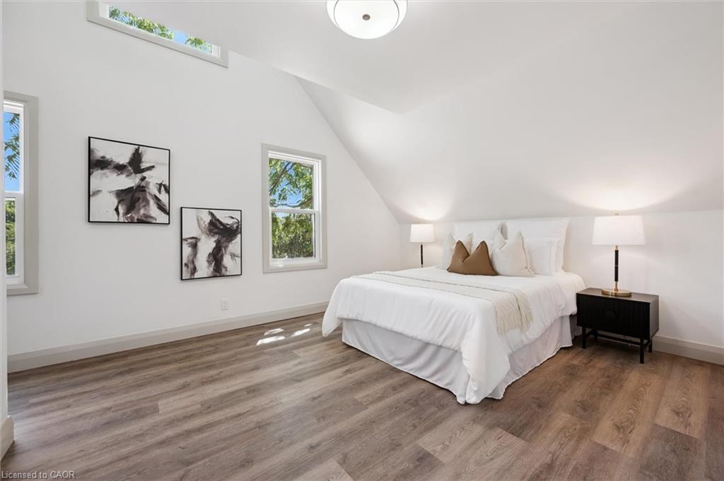 196 Kent Avenue Property Photo 23