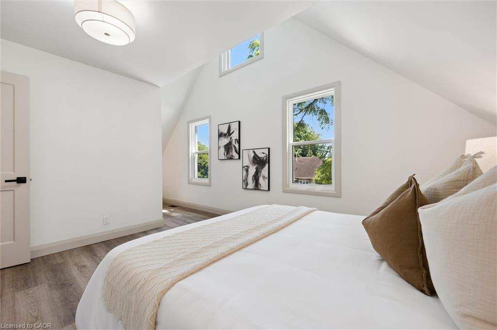 196 Kent Avenue Property Photo 24