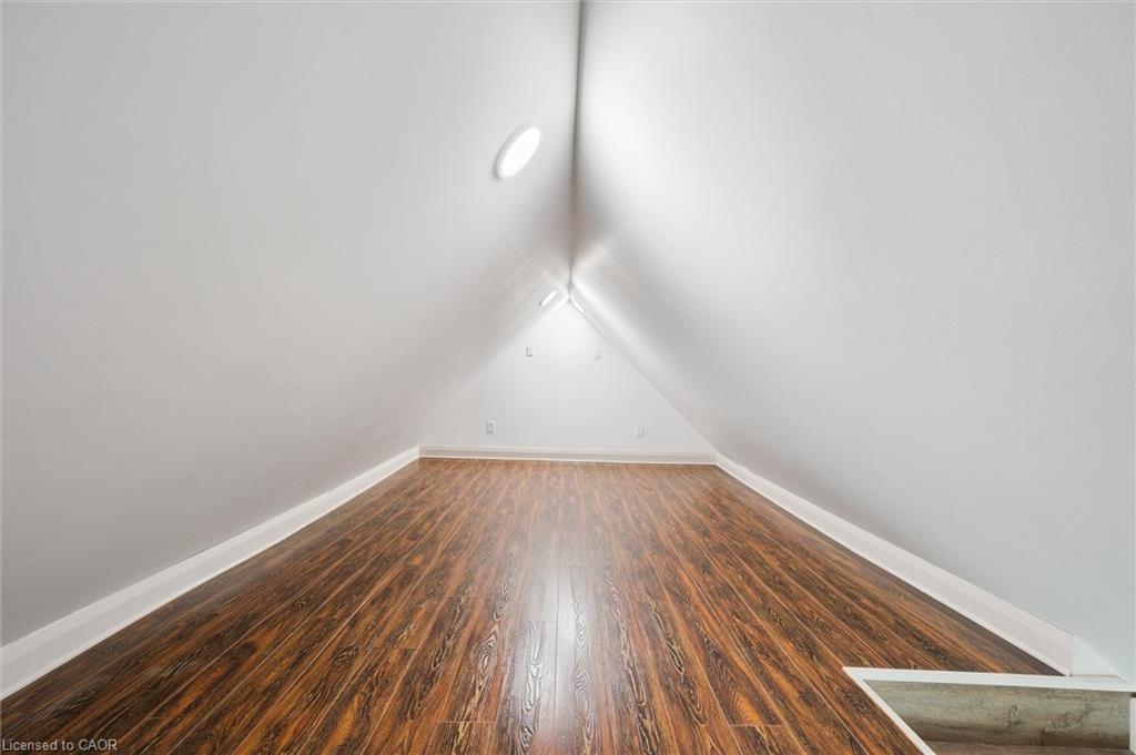 196 Kent Avenue Property Photo 28