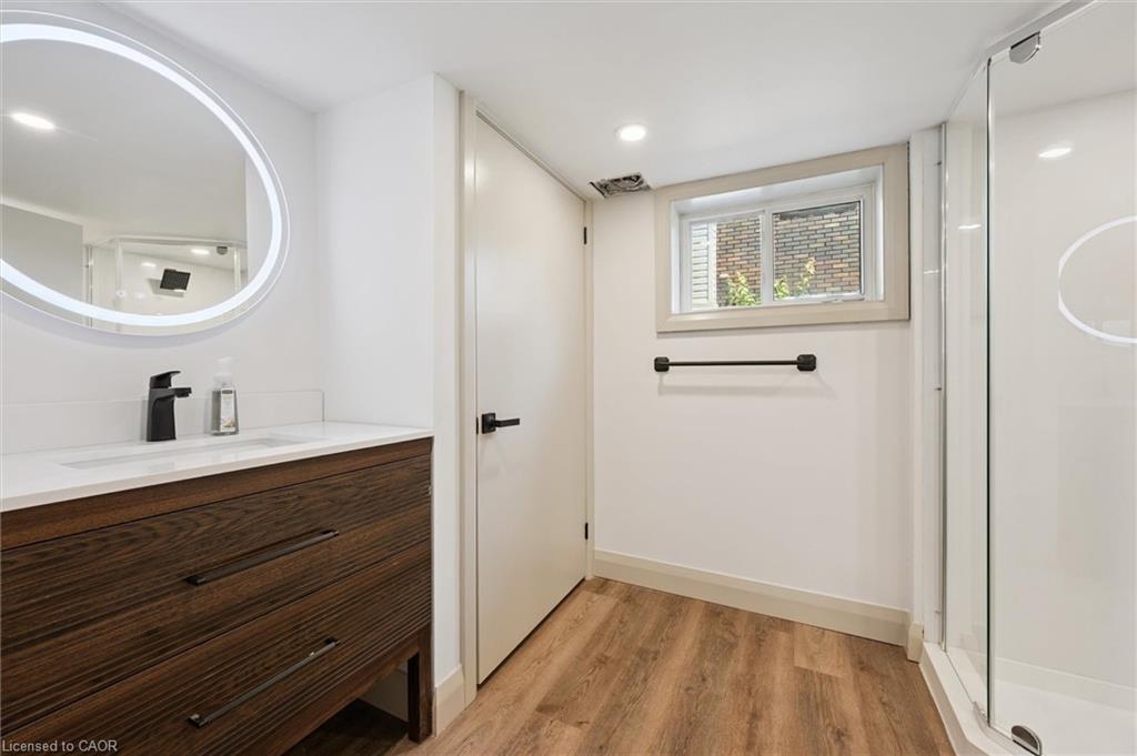 196 Kent Avenue Property Photo 31