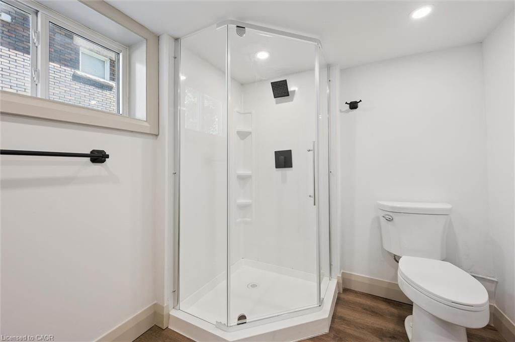 196 Kent Avenue Property Photo 32