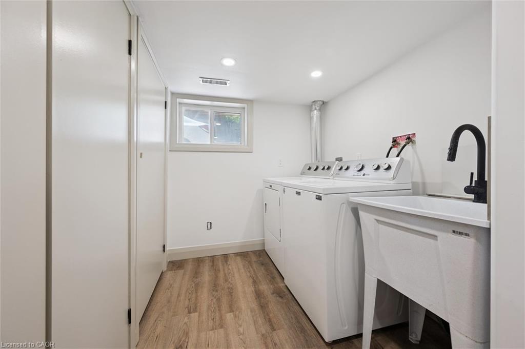 196 Kent Avenue Property Photo 33