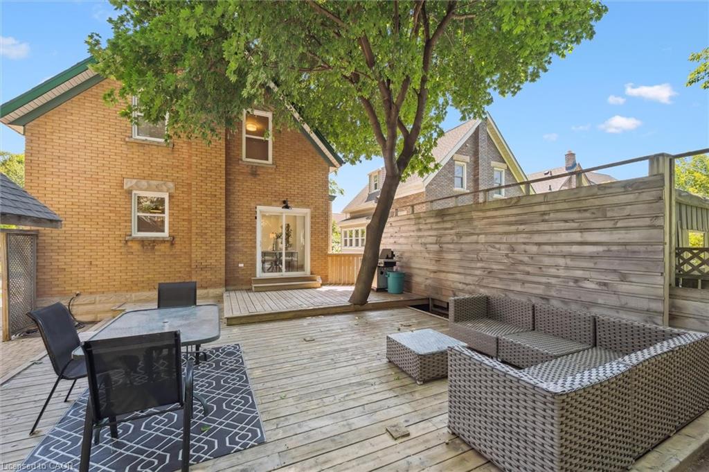 196 Kent Avenue Property Photo 39